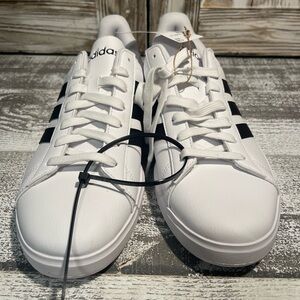 Adidas White and Black Striped Athletic Shoes Size 10 New With Tags Grand Court